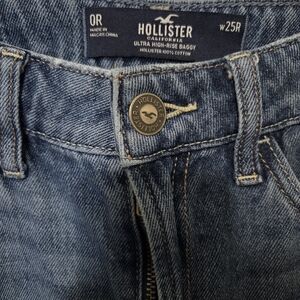 Hollister Women's Relaxed Fit Denim Jeans